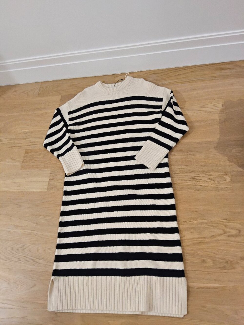 Zara knit striped midi dress black/cream size Medium